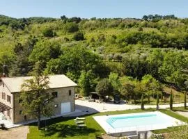 Sophie Deluxe House ONLY 6 km FROM THE SEA