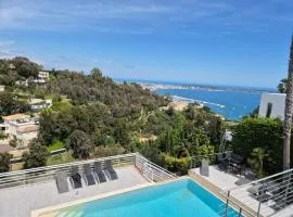 Cannes Super Cannes Golfe-Juan - Vue mer exceptionnelle méditerranée Cap d'Antibes- Villa Alamp - 4 à 6 chambres 6 sdb 7 wc - piscine - Superbe rooftop sans vis-à-vis - grand living - Possibilité Courts séjours -