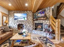 Timber Wolf Lodge by KBM