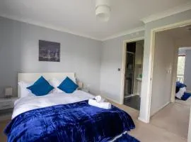 Cosy 3 Bed House Near City Centre with Free Parking - Family Friendly