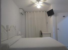 Hostal Andalucia, hotel v destinaci Almuñécar