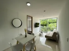 Apto con vista verde y aire acondicionado