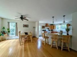 Lakeside Serenity Cabin watersports Family