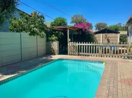 Mario & Luiza's Place - Cozy Stay with Pool & Braai