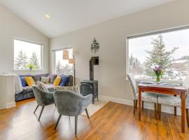 Scenic and Cozy Sweet Northern Comfort in Homer!, hotel en Homer