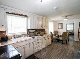 Cake By The Ocean Electric Recliners-Minutes From I-95 And Pembroke