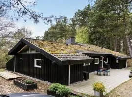 Beautiful Home In Ebeltoft With Sauna