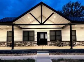 Country Cornerstone Retreat - Game Room, Theater, Hot Tub, Massage Chairs, Gym, Grill, Sauna, Fire Pit