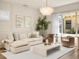 Modern Elegant Designer Home in Irvine, hotel v destinaci Irvine