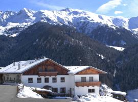 Alpengasthof Eppensteiner, homestay in Navis