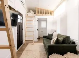 Stay Portland - The Graffiti Alley Tiny House - Food, Art & Beer