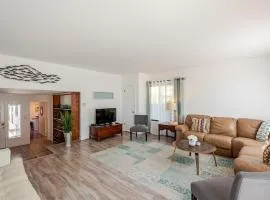 Charming Sonoma Cottage 2BD and 2BA Close to Plaza