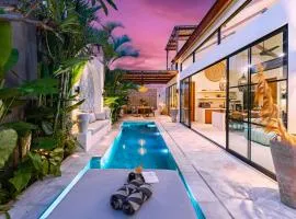 2BR Pool Rooftop Villa in Seseh with 5 minutes Ride to Beach Staff