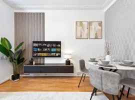 Charming 4-Bedroom Relocations, Elev8 Stays