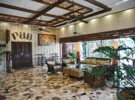 Oasis Hotel