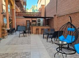 Hotel Alaverdi Palace, accommodatie met onsen in Tbilisi