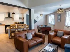 Cotswold's Cosy 9 Bed Home-Pool Table-Near Canal