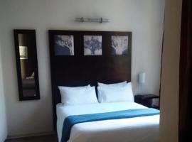 newfelling guest house, hotel in Johannesburg