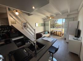 Hourtin Vibes - Appartement 4 à 6 personnes à 150m de la plage - 2 chambres et mezzanine, hotel v destinaci Hourtin-Plage