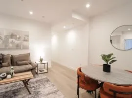 Unit 3 1Bed Room with Queen plus Sofa Bed in the Heart of DC