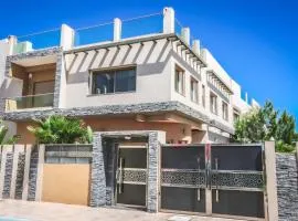 Villa moderne à 5 min de la plage avec jardin et 3 salons