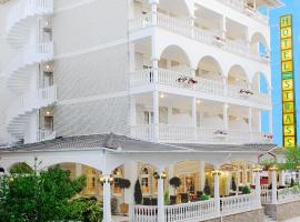 Hotel Strass, hotel in Paralia