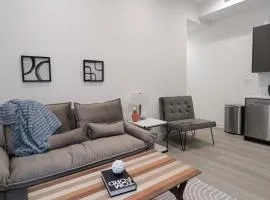 Unit 5 Cozy 1 Bed Room with Queen Bed plus Sofa Pullout