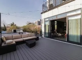 Unit 9 Luxe 2 Bedroom Penthouse Sleeps 6