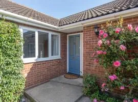 Cobbles End by Winterton Cottages