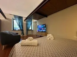 Center One - Loft Ampio in Centro Storico - TV 75" WiFi - Cinelli Apartment
