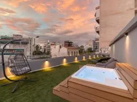 The Industrial Loft - Private Rooftop & Jacuzzi