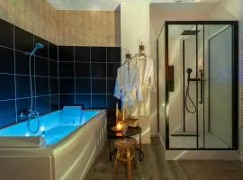 Le Nid Douillet, Center, Jacuzzi, Sensory Shower