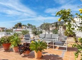 Big Terrace Retreat and only Steps from Beach & Town
