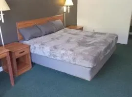 King Bed Hotel Studio 113
