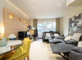 Leamington 4BR 4BA Executive