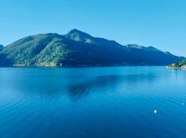 Casa Felice con terrazzo a due passi dal Lago, casa de campo em Melide