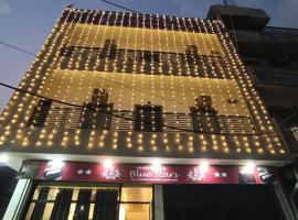 Hotel Blue Stars, hótel í Karnal
