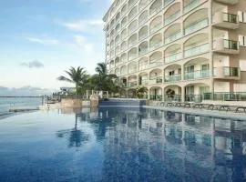 Oceanfront Luxury -4-King Suites Dive Pick Ups-Walk to Dining & Shops