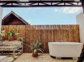 塔佩门附近闹中取静绿意环绕的整层小木屋