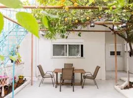 Lemon Garden Retreat Kalamata 2min to Beach