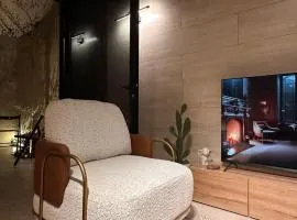 استديو سكاي لايت وتراس خارجي