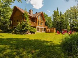 L'Echo des Bois - Private Hot tub & Sauna, σαλέ σε Mille-Isles