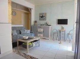 Villeneuve Loubet Studio 4 p rez de jardin a 5 mn de la mer