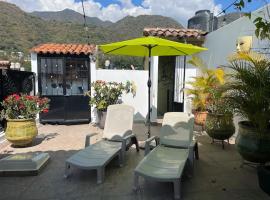 Upscale Tropical Oasis with Spectacular Views, &alpha;&gamma;&rho;&omicron;&iota;&kappa;ί&alpha; &sigma;&epsilon; Ajijic