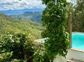 La Tahona (Cortijo Andaluz en las montañas)