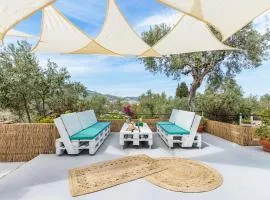 Iris Home - Paws Getaway