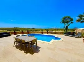 Lonza Gharb Farmhouse
