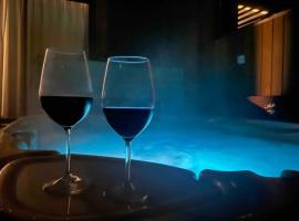 Luxurious 1BR Mountain Retreat with Spa Pool, Wellnesshotel in Queenstown Airport