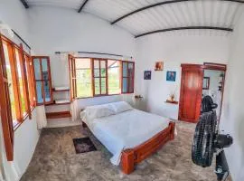 Casa Blanca Broqueles Hotel