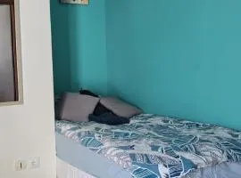 Studio de 12m² agréable calme proche CHU